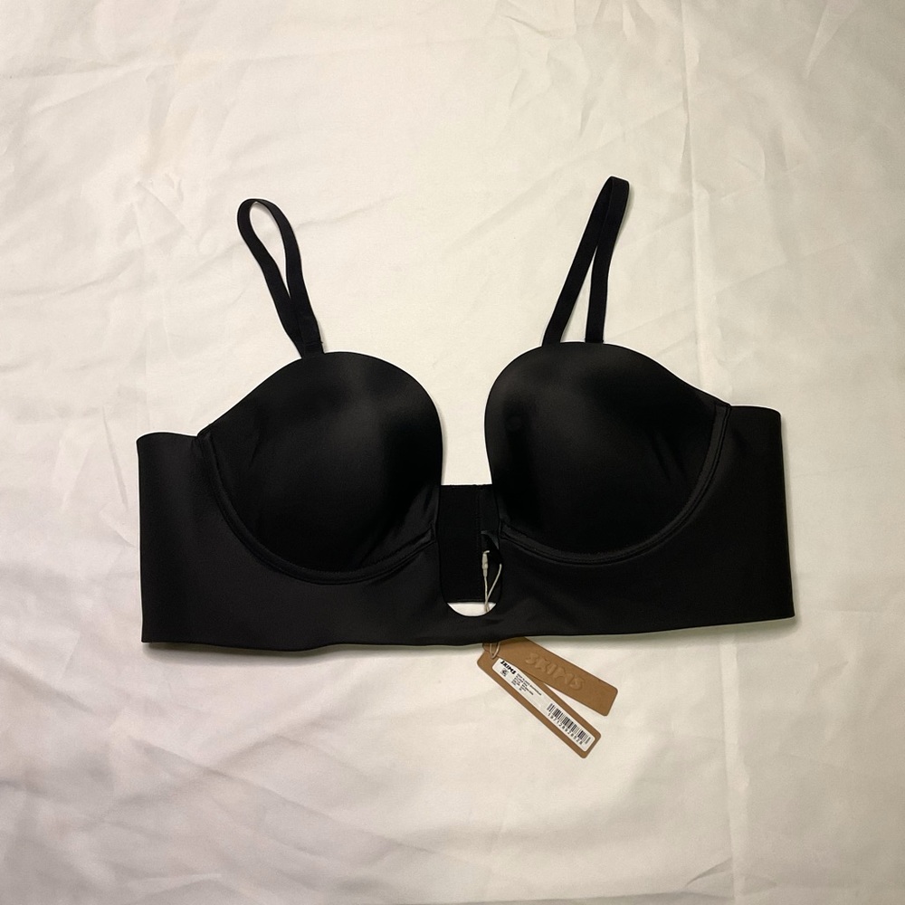NWT: SKIMS - DEEP PLUNGE SHAPEWEAR BRA